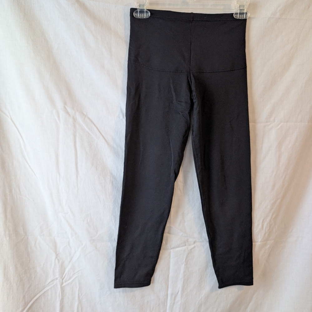 Sweet Nothings Capri Leggings Size Small BLACK
